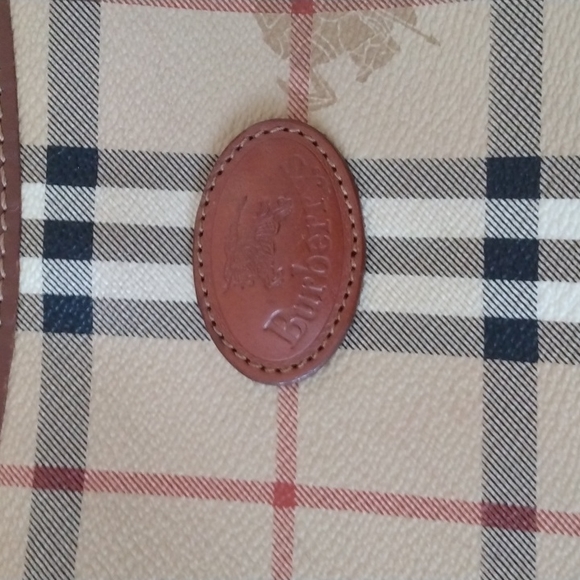 Vintage 1980s authentic Burberry crossbody purse - Picture 2 of 15